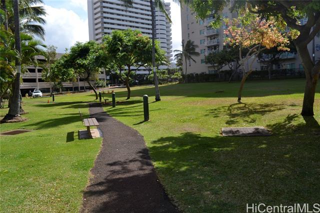 Building Photo - 3009 Ala Makahala Pl
