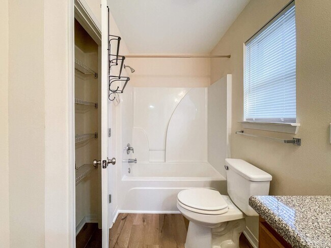 Building Photo - 5853 Bilek Dr