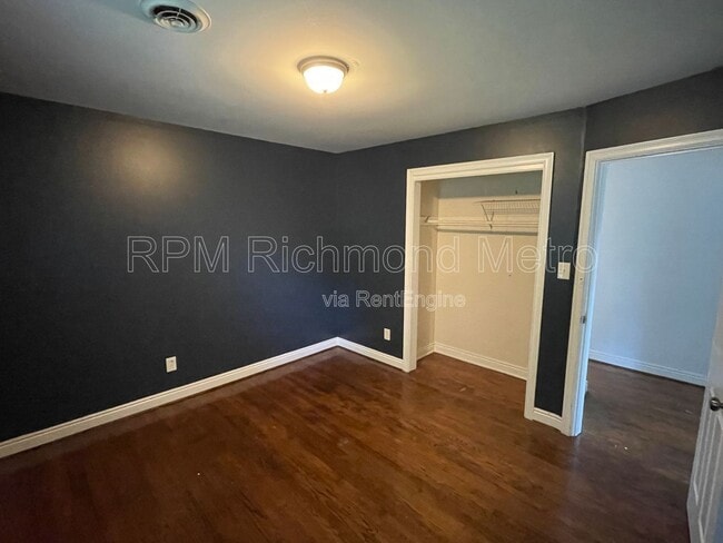 Building Photo - 3600 Ghent Dr