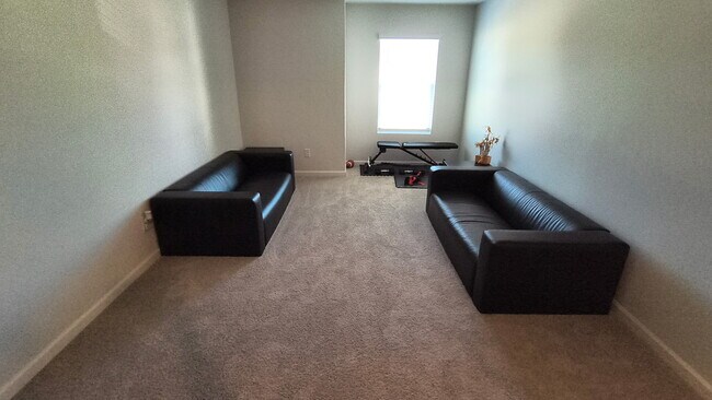 Building Photo - 147 Highgrove Way