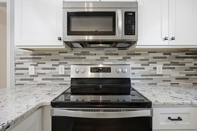 Building Photo - Spacious 3BR Home with Deck in Prime Wake Forest Location