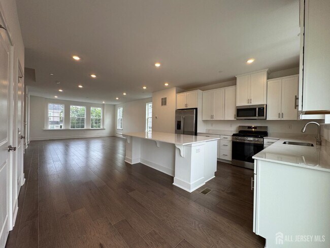 Building Photo - 71 Eastwood Ter