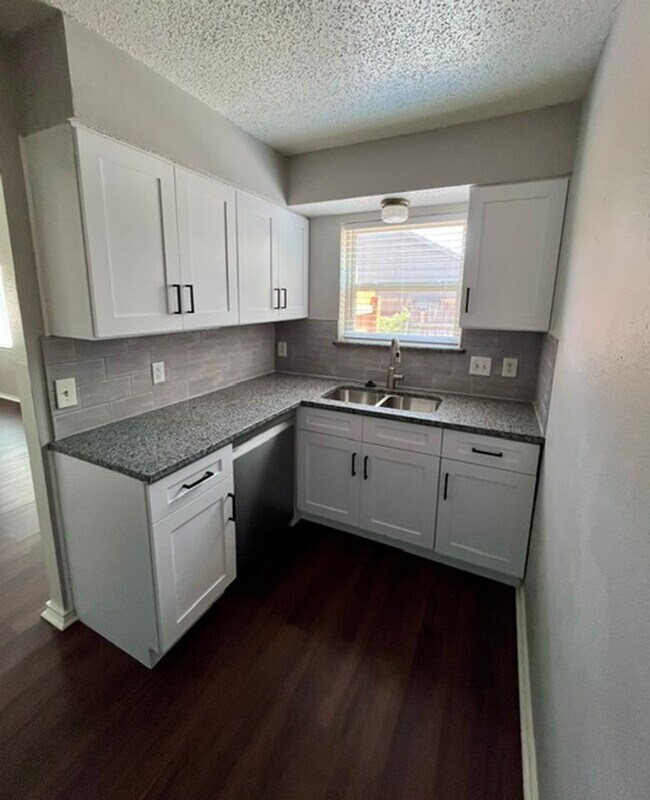 Building Photo - Cute 1 story duplex in Euless in CGISD