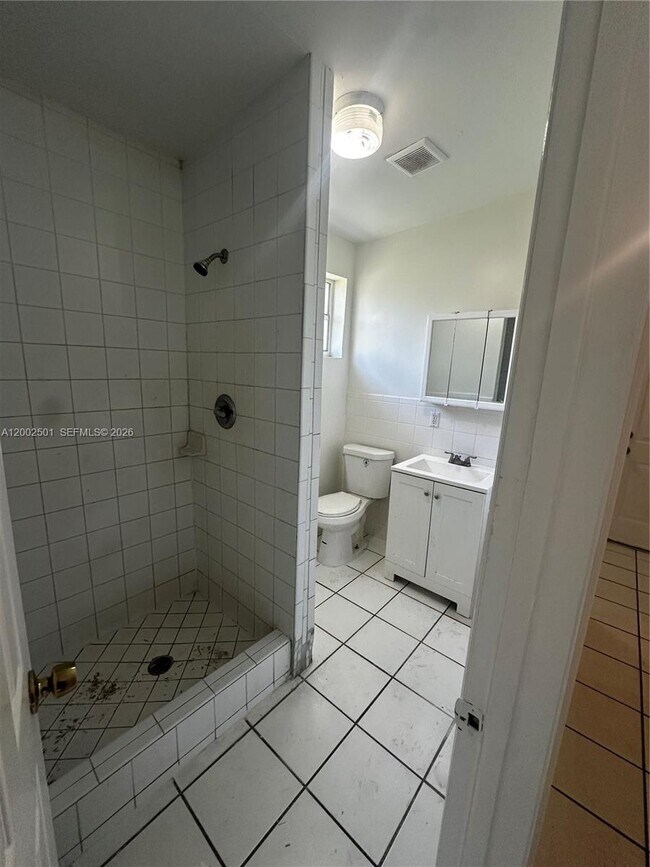 Building Photo - 821 SW 2nd St