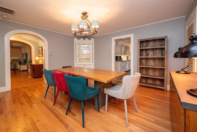 Building Photo - 4301 Avenue O