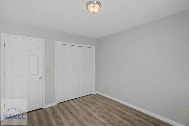 Building Photo - 412 Arlington Dr