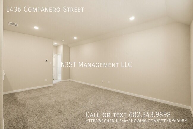 Building Photo - 1436 Companero St