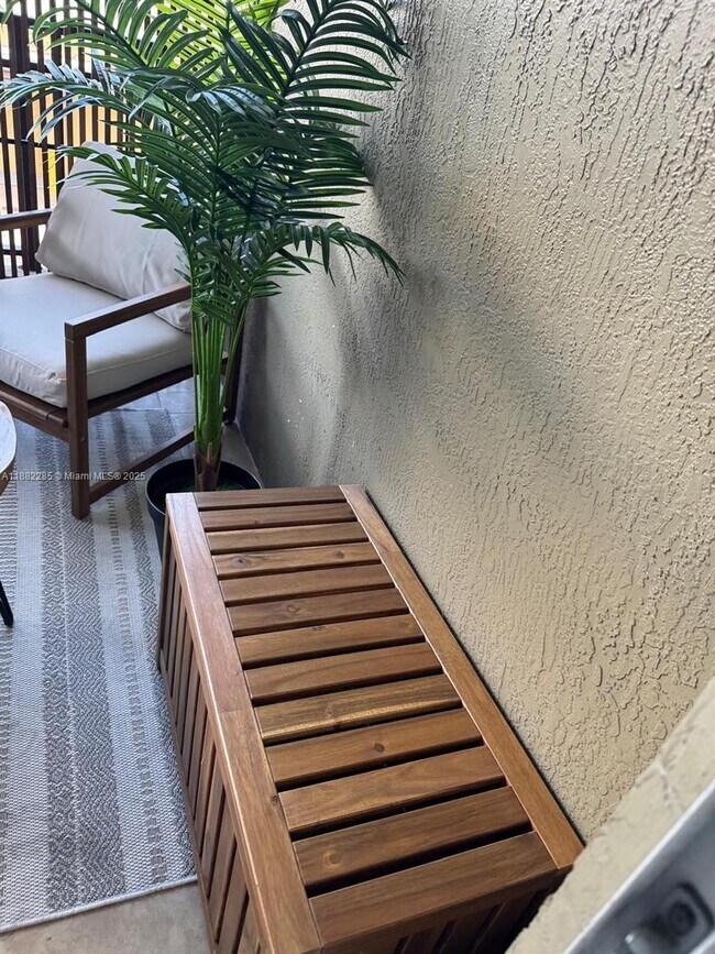 Building Photo - 120 Douglas Rd