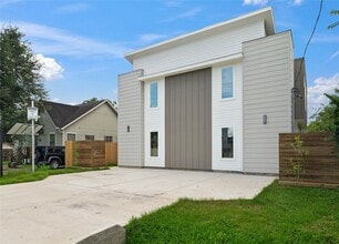 Building Photo - 8022 Colonial Ln