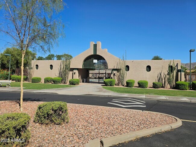 Building Photo - 2037 E Indigo Brush Rd