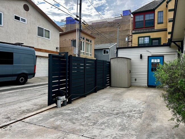 Building Photo - Charming Restored Craftsman in the Heart of North Park