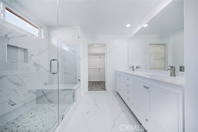 Building Photo - 8537 Thunderbird Dr