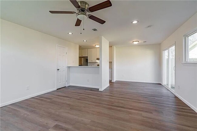 Building Photo - Modern Comfort Meets Relaxed Living in This Bright, Stylish Home with a Private Backyard Oasis
