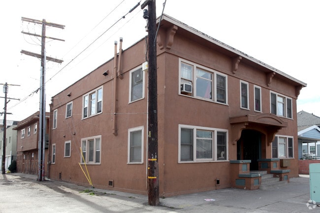 Building Photo - 716-722 East 7th Street