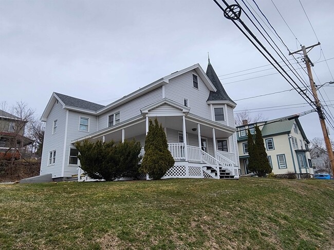 Building Photo - 73 Pleasant St