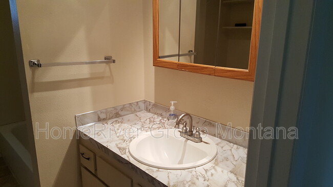 Building Photo - 4857 Country Club Ln