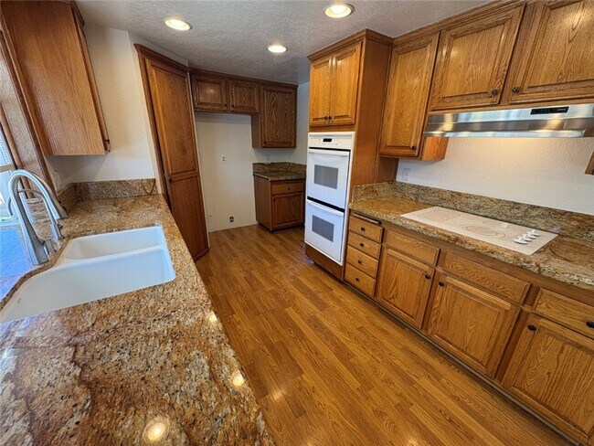 Building Photo - 199 N Paseo Rio Moreno