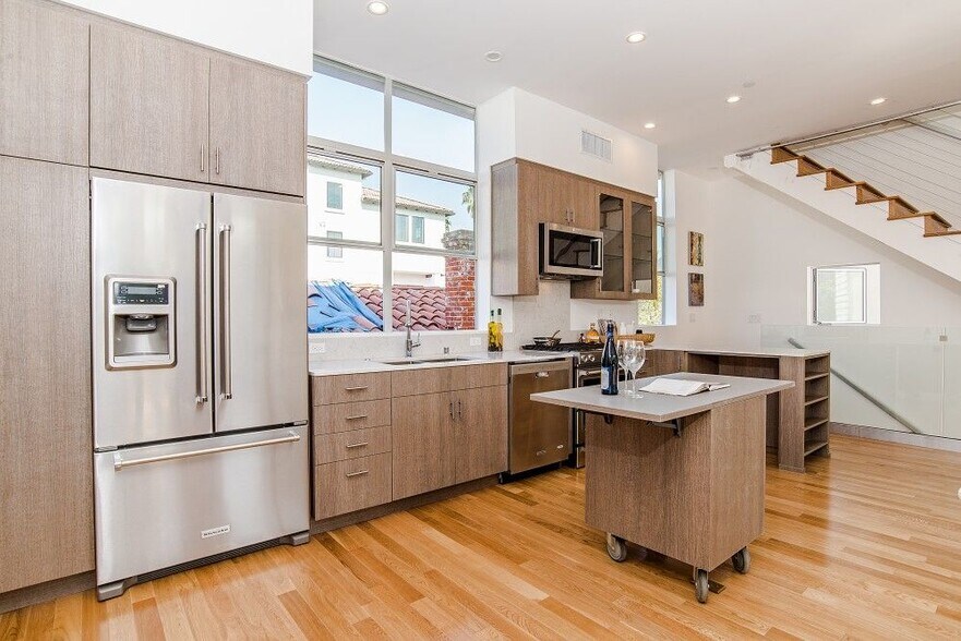 Building Photo - 5935 W Parkcrest Pl