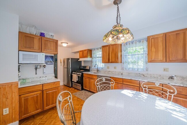 Building Photo - 22 Crescent Hill Ave