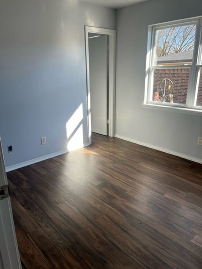 Building Photo - Three Bedroom/One Bath Home