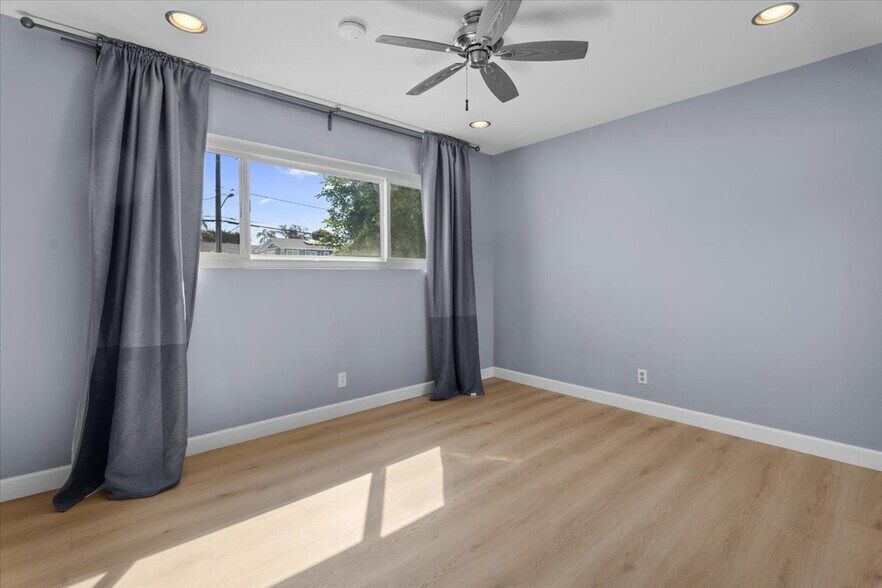 Building Photo - 2411 Prospect Ave