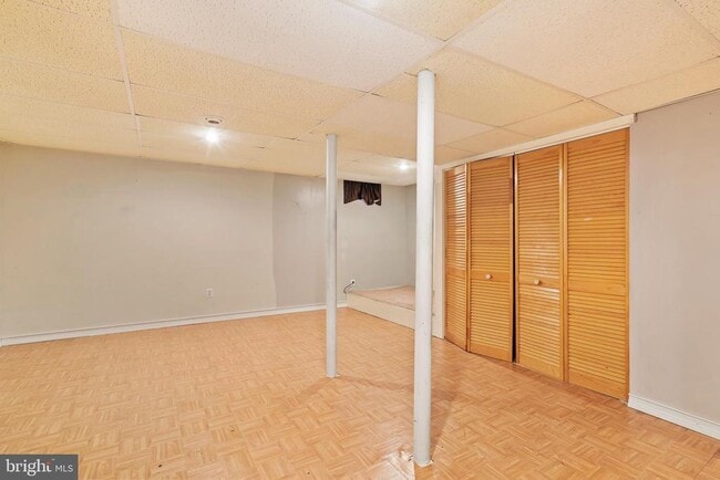 Building Photo - 4650 Louise St Claire Dr