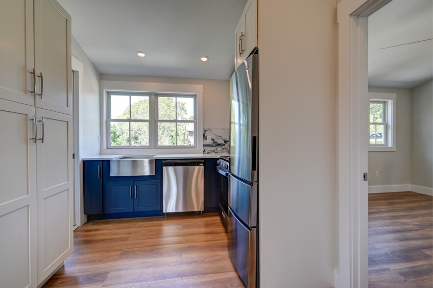 Building Photo - 5 Key Ct