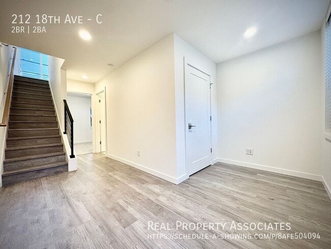 Building Photo - 212 18th Ave