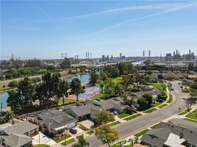 Building Photo - 828 Stevely Ave