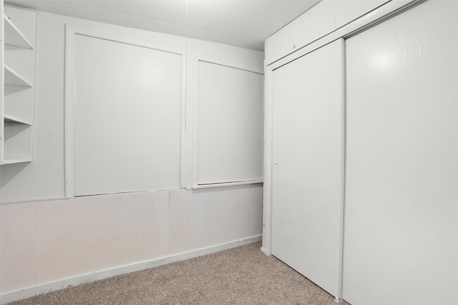 Building Photo - 9845 Dennis Dr