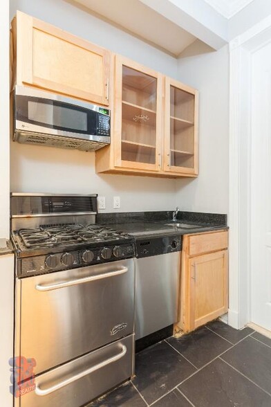Building Photo - 42 Avenue B