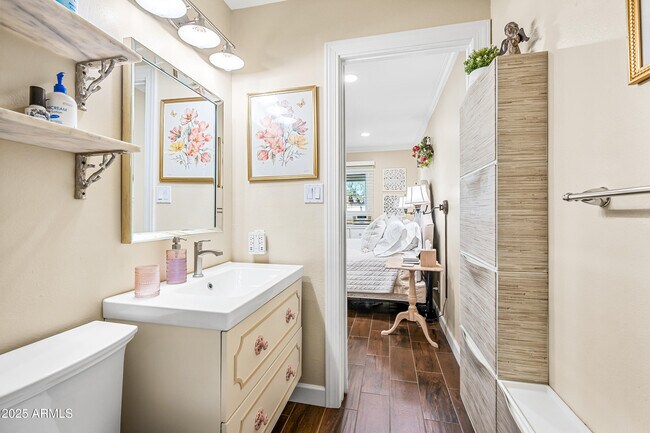 Building Photo - 5972 N 83rd St