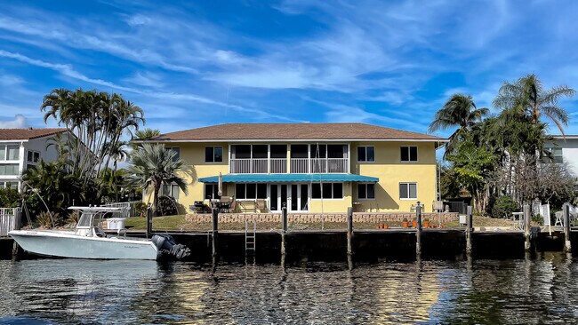 Building Photo - 1110 Bel Air Dr