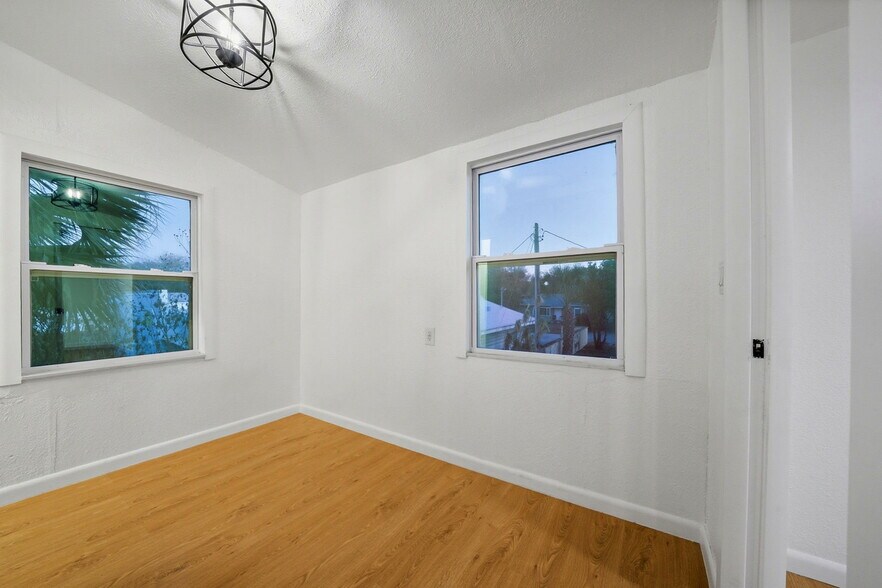 Building Photo - 1226 Easter Ave