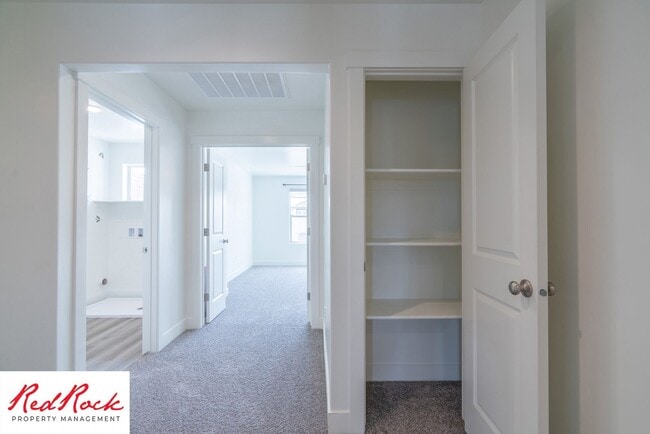 Building Photo - Private 4 Bedroom Corner Unit