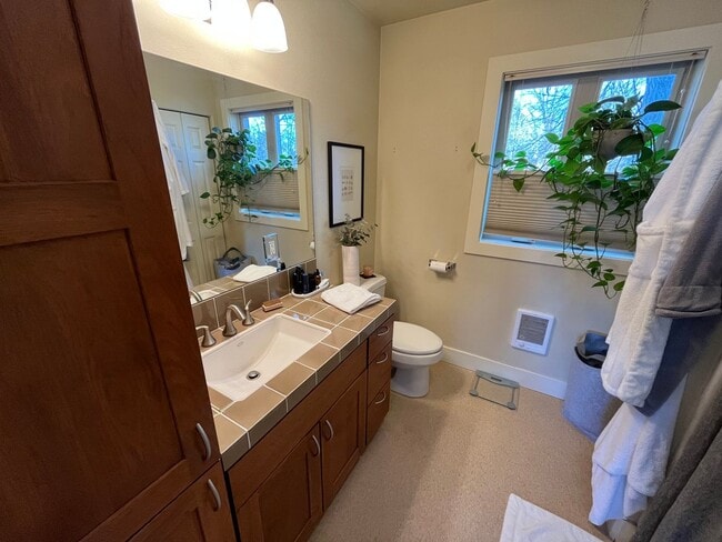 Building Photo - 1635nw2