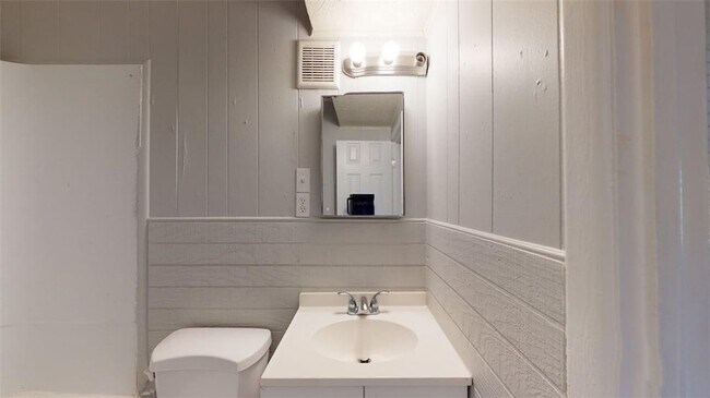 Building Photo - 4000 Margaret St