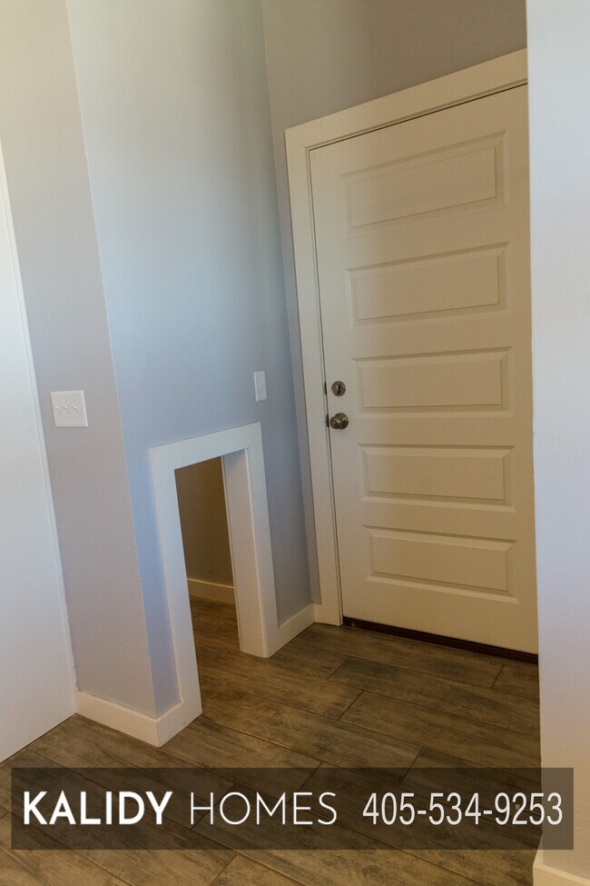 Building Photo - 306 Kirks Holw