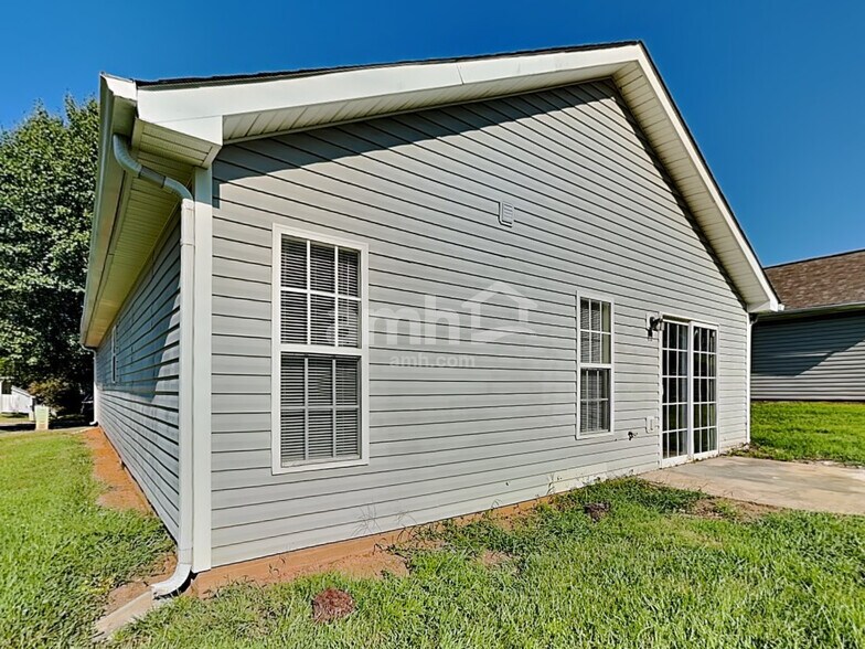 Building Photo - 115 Exeter Ct