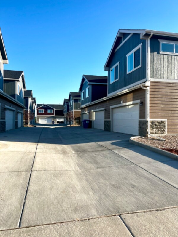 Building Photo - 209 Cardinal St
