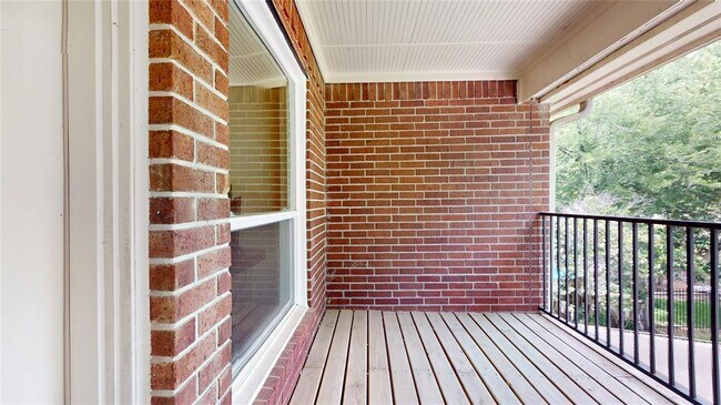 Building Photo - 1323 Hillside Forest Dr