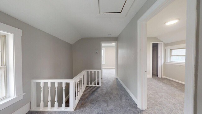 Building Photo - Lorain/W.73 neighborhood, updated 3 bed/1 bath single family house.