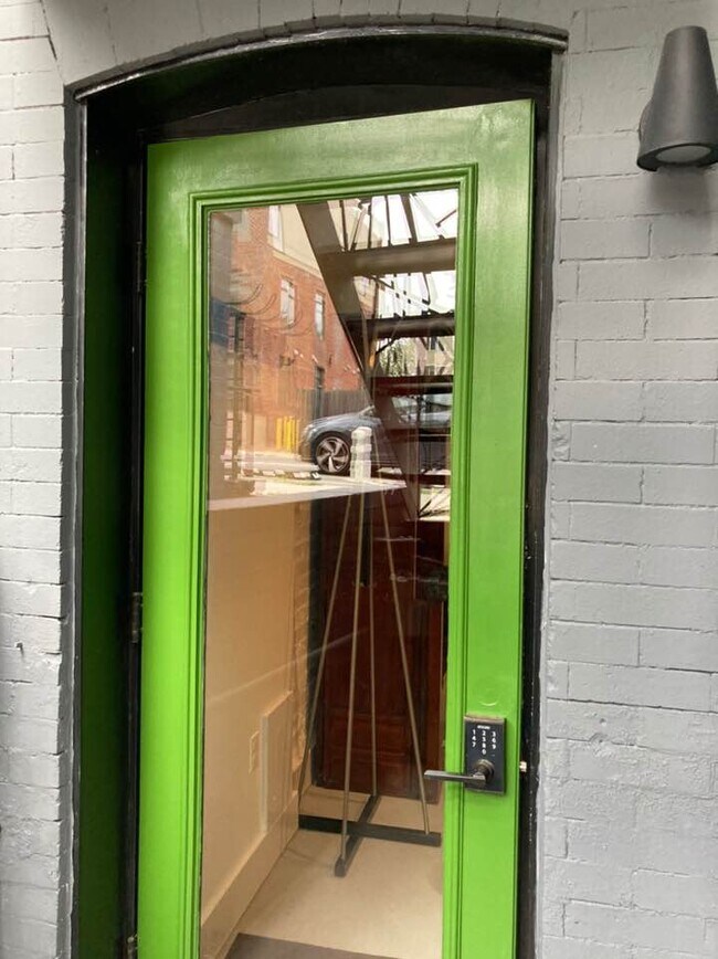 Building Photo - 1107 6th St NE