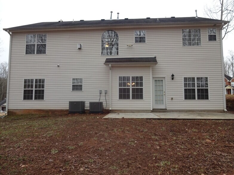 Building Photo - 1054 Falls Brooke Dr