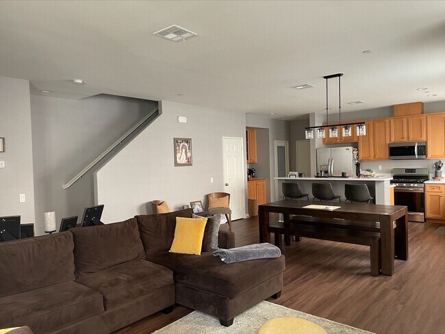 Building Photo - Lovely Three Bedroom Home in Chula Vista!