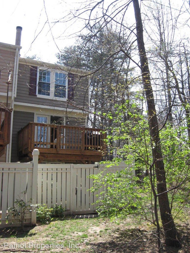 Building Photo - 2 br, 2 bath House - 1570 Woodcrest Dr.