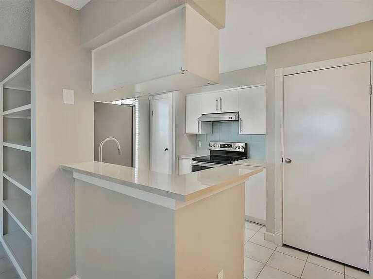 Building Photo - 2120 El Paseo St