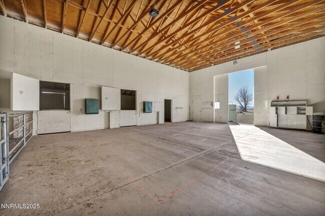 Building Photo - 430 Calle De La Plata