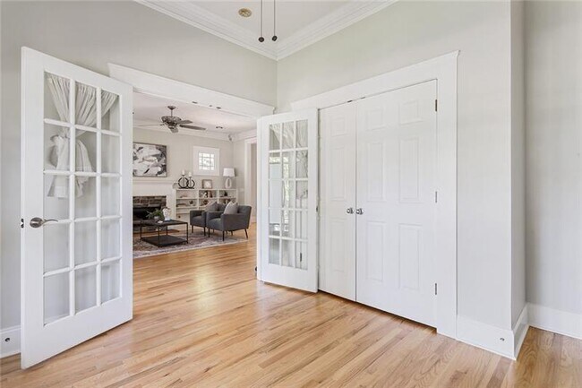 Building Photo - 428 S Howard St SE