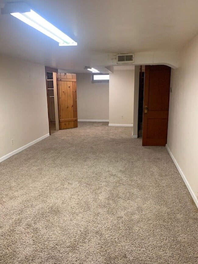 Building Photo - Very nice Ranch style home in Montclair ne...
